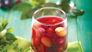 Gelatina de vino tinto con fresas